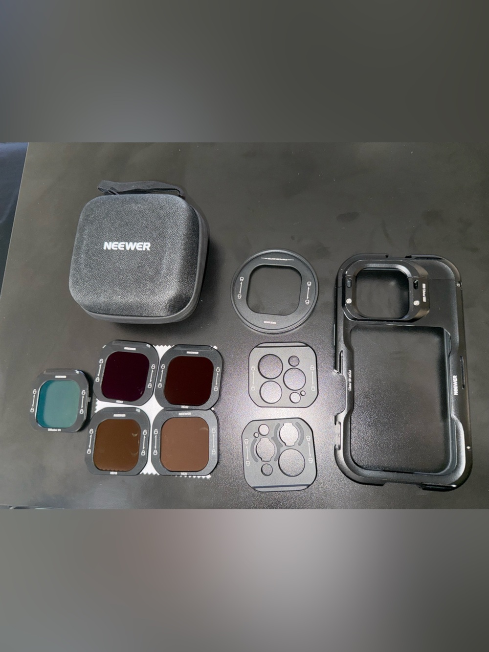 Neewer lens Filter Kit black diffusion 1/4 & ND filters + iPhone 16 Pro Cage
